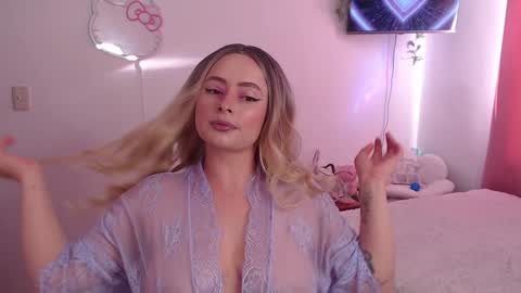 peacherry_ online show from January 27, 10:06 pm