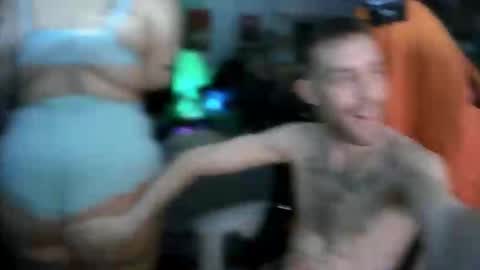 peachinakevic online show from November 17, 6:27 am