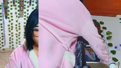 peachy__baby online show from May 4, 12:12 pm