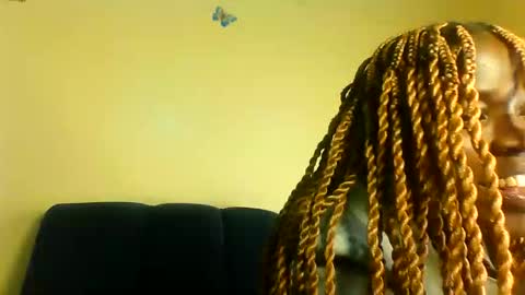 Snapshot of peachy_mummie chatting on September 10, 9:49 pm peachie online show from September 10, 9:49 pm