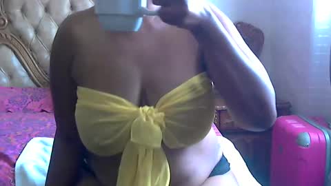 pearassmmm online show from February 13, 7:03 am