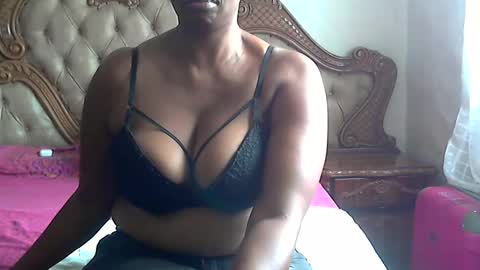 pearassmmm online show from February 20, 11:09 am