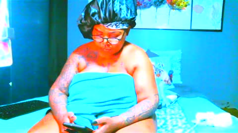 Pearl online show from March 9, 1:25 am