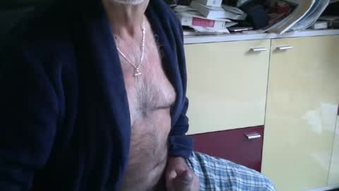 Snapshot of pegaso1000 chatting on January 5, 10:21 am pegaso1000 online show from January 5, 10:21 am