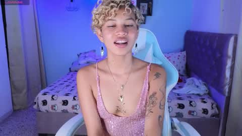 Snapshot of peggy_funn chatting on January 11, 3:34 am peggy-funn online show from January 11, 3:34 am