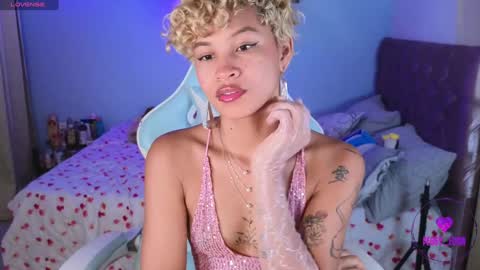 Snapshot of peggy_funn chatting on January 4, 9:52 pm peggy-funn online show from January 4, 9:52 pm