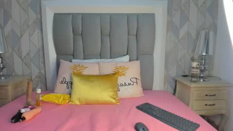  Penelope  online show from February 18, 3:39 am