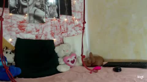 Snapshot of penelopeheart3 chatting on September 13, 11:07 pm penelopeheart3 online show from September 13, 11:07 pm