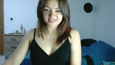 Snapshot of penelopemist chatting on March 10, 11:49 pm penelopemist online show from March 10, 11:49 pm