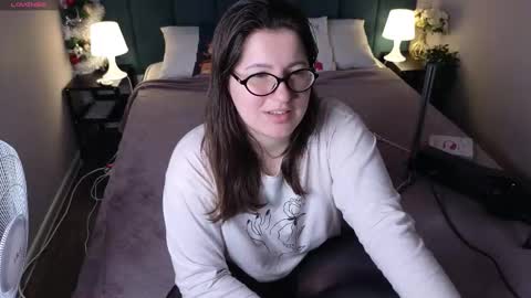 Hi  Im Peneloppa online show from February 1, 2:41 am