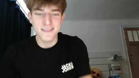 Snapshot of pepito1083 chatting on December 7, 1:13 pm cutebelgianboy online show from December 7, 1:13 pm