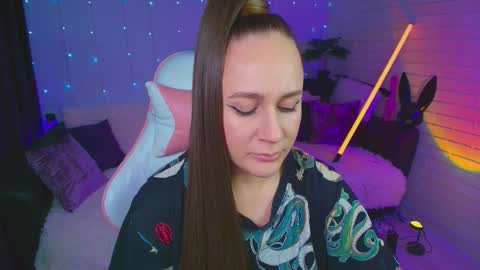 Dia  online show from October 17, 8:57 pm