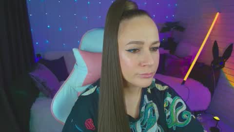 Dia  online show from October 1, 9:35 pm