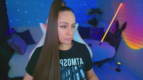 Dia  online show from October 21, 7:39 pm