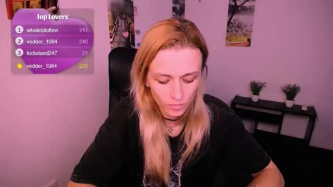 Mia online show from September 26, 6:21 am