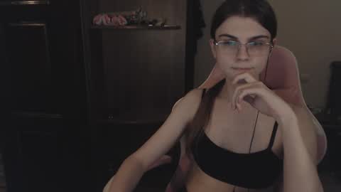 Farida online show from February 18, 11:19 pm