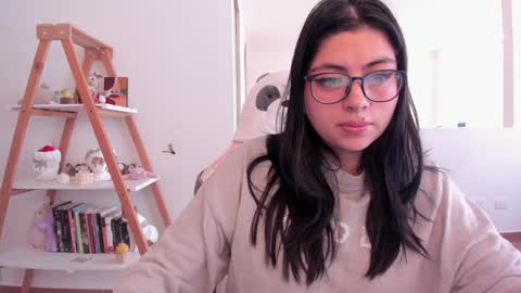 Snapshot of perfect__ana chatting on February 4, 6:49 pm Sarah Ana Banana online show from February 4, 6:49 pm