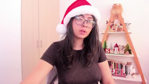 Snapshot of perfect__ana chatting on December 16, 3:22 pm Sarah Ana Banana online show from December 16, 3:22 pm