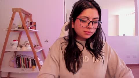 Snapshot of perfect__ana chatting on February 4, 9:52 pm Sarah Ana Banana online show from February 4, 9:52 pm
