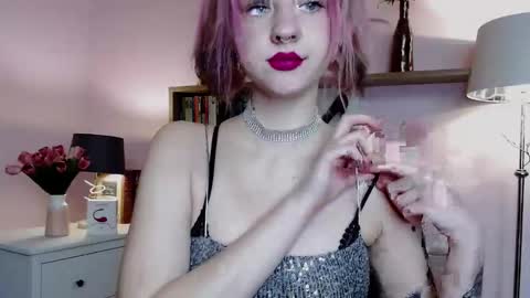 Snapshot of perfect_madeline chatting on December 30, 3:34 pm Madeline online show from December 30, 3:34 pm