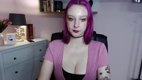 Snapshot of perfect_madeline chatting on January 9, 6:57 pm Madeline online show from January 9, 6:57 pm