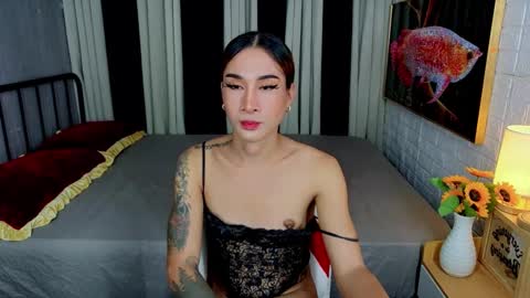Snapshot of perfectstranger_ chatting on October 24, 4:02 am Chloe online show from October 24, 4:02 am
