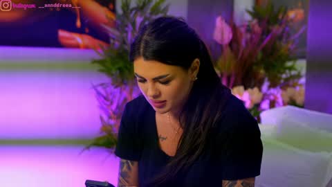 Dee online show from November 3, 4:08 pm