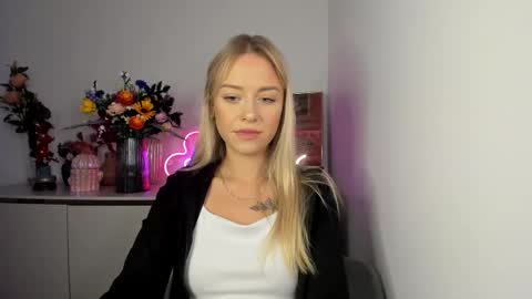 Cindy online show from October 2, 6:01 am