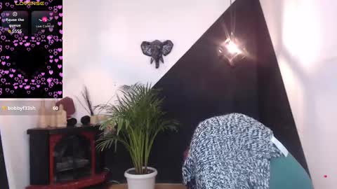 Snapshot of perla_campbell chatting on February 13, 11:58 pm online show from February 13, 11:58 pm