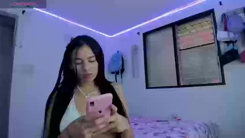 Snapshot of perla_kathy chatting on September 20, 5:05 pm Dulce maria online show from September 20, 5:05 pm