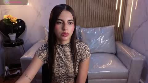 perla_lovely online show from June 18, 12:10 pm