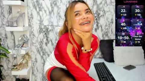 Snapshot of perla_thompson1 chatting on February 26, 11:41 pm Perla Thompson online show from February 26, 11:41 pm