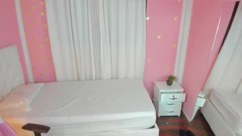 Marie online show from November 4, 9:43 am