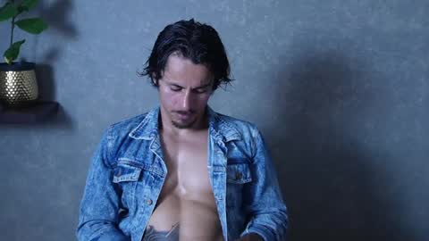 andres    online show from May 29, 7:45 pm