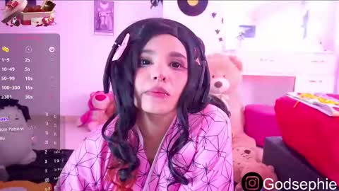 Snapshot of persephonee_ chatting on February 15, 5:39 pm Isa online show from February 15, 5:39 pm