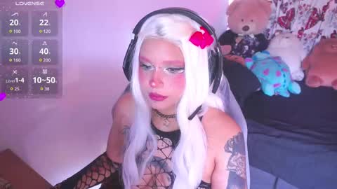 Snapshot of persephonee_ chatting on September 18, 6:23 pm Isa online show from September 18, 6:23 pm