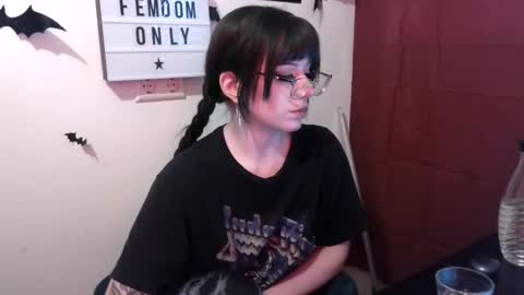 Persephone online show from April 9, 12:11 pm