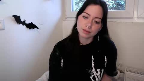 Persephone online show from November 25, 8:13 am