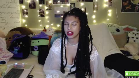 Persephone online show from October 25, 4:57 am