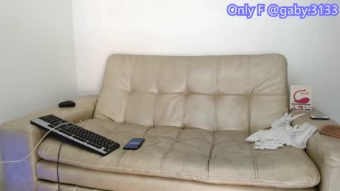 Snapshot of perver_gaby31 chatting on February 12, 9:43 pm GABY ORO online show from February 12, 9:43 pm