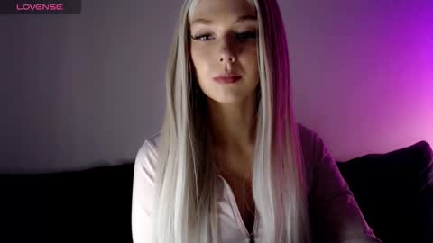 Isabella online show from November 3, 10:16 am