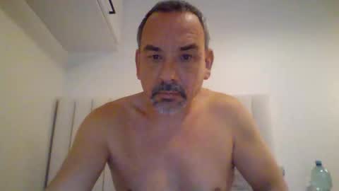 pet09 online show from February 22, 8:55 pm