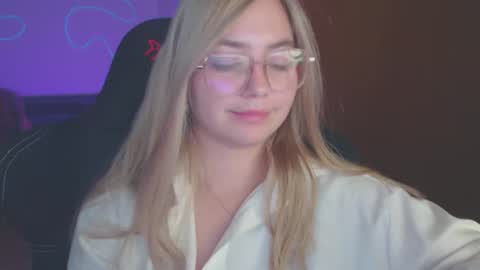 petalkiss online show from October 8, 11:54 pm