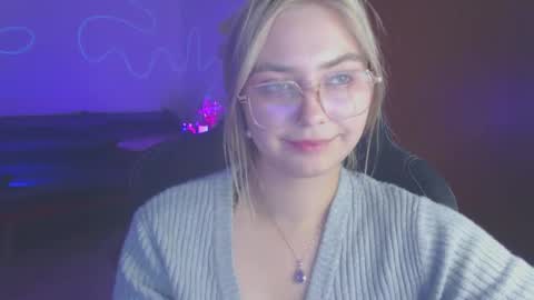 petalkiss online show from October 3, 4:59 pm