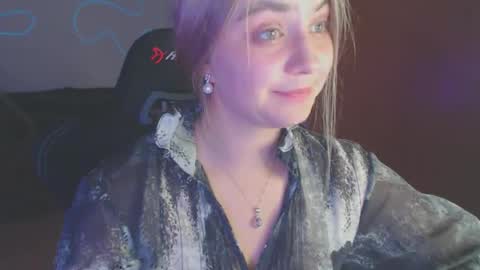 petalkiss online show from September 29, 6:40 pm