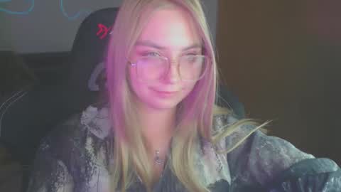 petalkiss online show from October 1, 6:51 pm