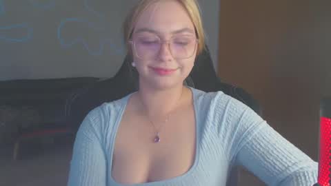 petalkiss online show from September 24, 3:19 pm