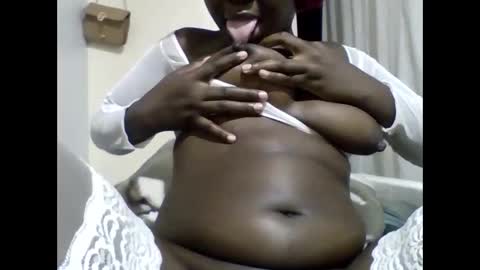 petite234 online show from November 29, 11:56 pm