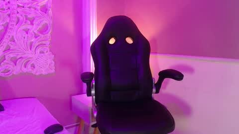 petite luxury online show from October 20, 11:48 am