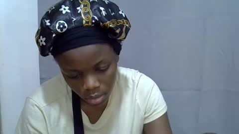 petite_melan online show from September 28, 11:58 pm